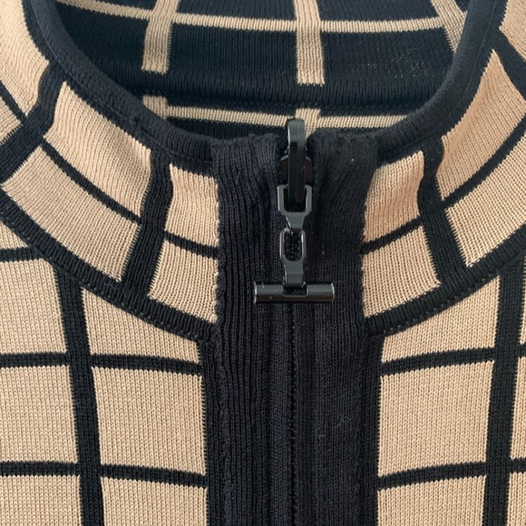 Reversible Pattern Sweater - Size M - Picture 7 of 8